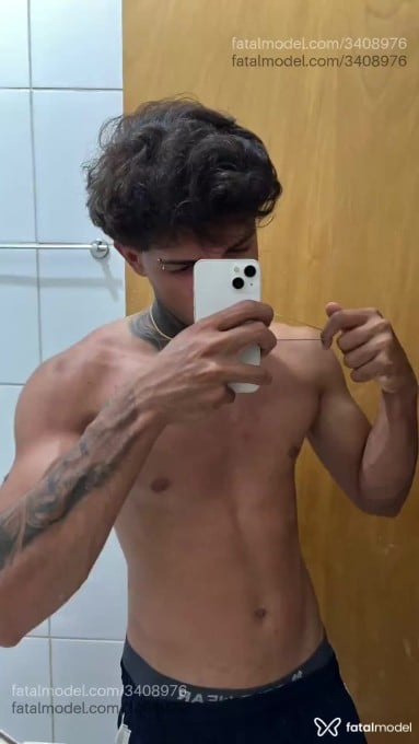Acompanhante homem com cabelo castanho de olhos castanhos em Palmas - Apollo