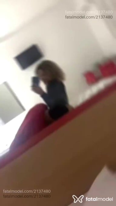 Acompanhante mulher loira (o) de olhos castanhos - Ju Cristina