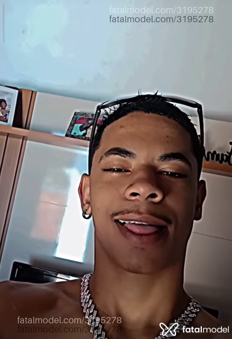 Acompanhante homem morena (o) de olhos pretos - João Acompanhante homem morena (o) de olhos pretos - João