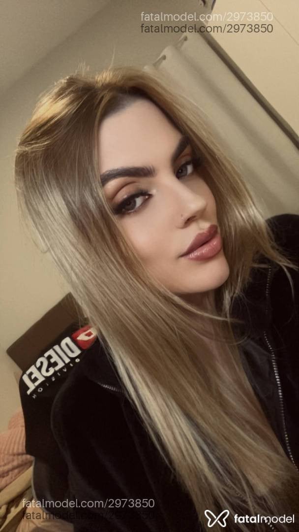 Acompanhante mulher loira (o) de olhos azuis em Balneário Camboriú - Ana Julia