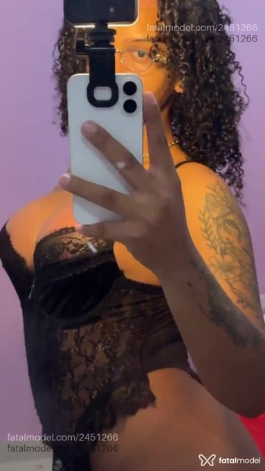Acompanhante mulher trans morena (o) de olhos pretos - Ailana Cz Acompanhante mulher trans morena (o) de olhos pretos - Ailana Cz