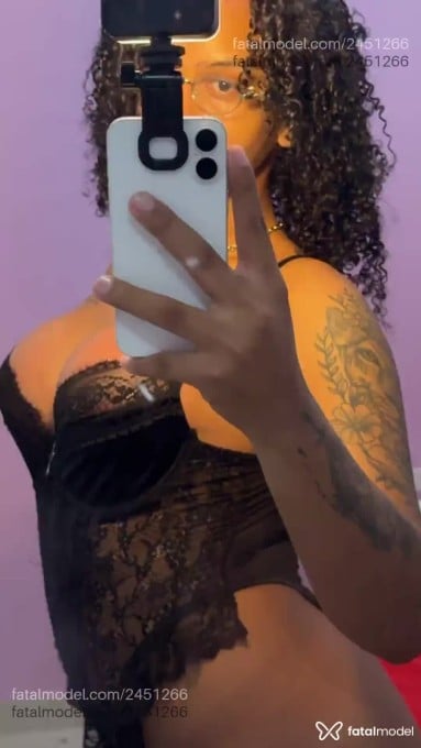 Acompanhante mulher trans morena (o) de olhos pretos - Ailana Cz Acompanhante mulher trans morena (o) de olhos pretos - Ailana Cz