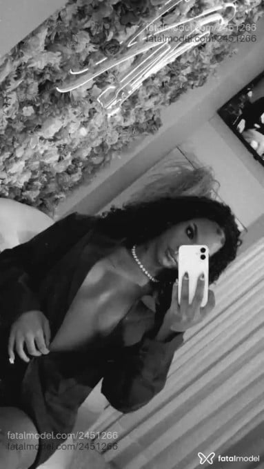 Acompanhante mulher trans morena (o) de olhos pretos - Ailana Cz Acompanhante mulher trans morena (o) de olhos pretos - Ailana Cz