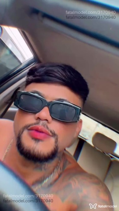 Acompanhante homem morena (o) de olhos pretos - Felipe Acompanhante homem morena (o) de olhos pretos - Felipe