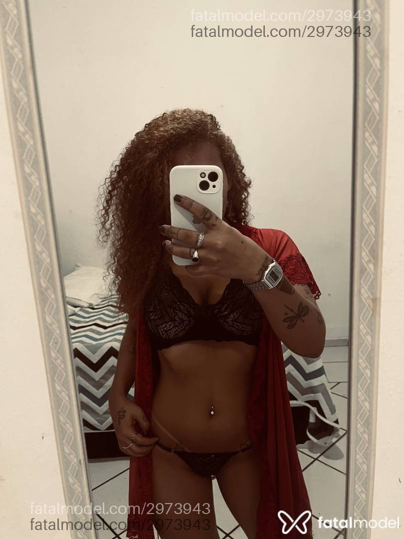 Acompanhante mulher morena (o) de olhos castanhos - Ingrid