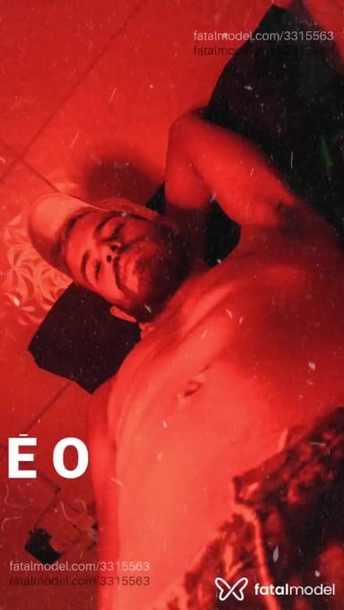 Acompanhante homem loira (o) de olhos castanhos em Vitória da Conquista - Mikael Roland