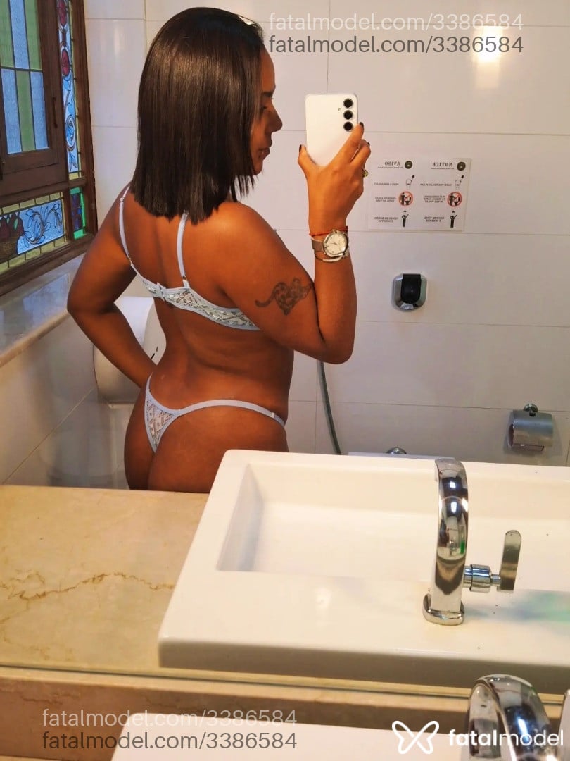 Acompanhante mulher com cabelo castanho de olhos castanhos em Rio de Janeiro - Kallu