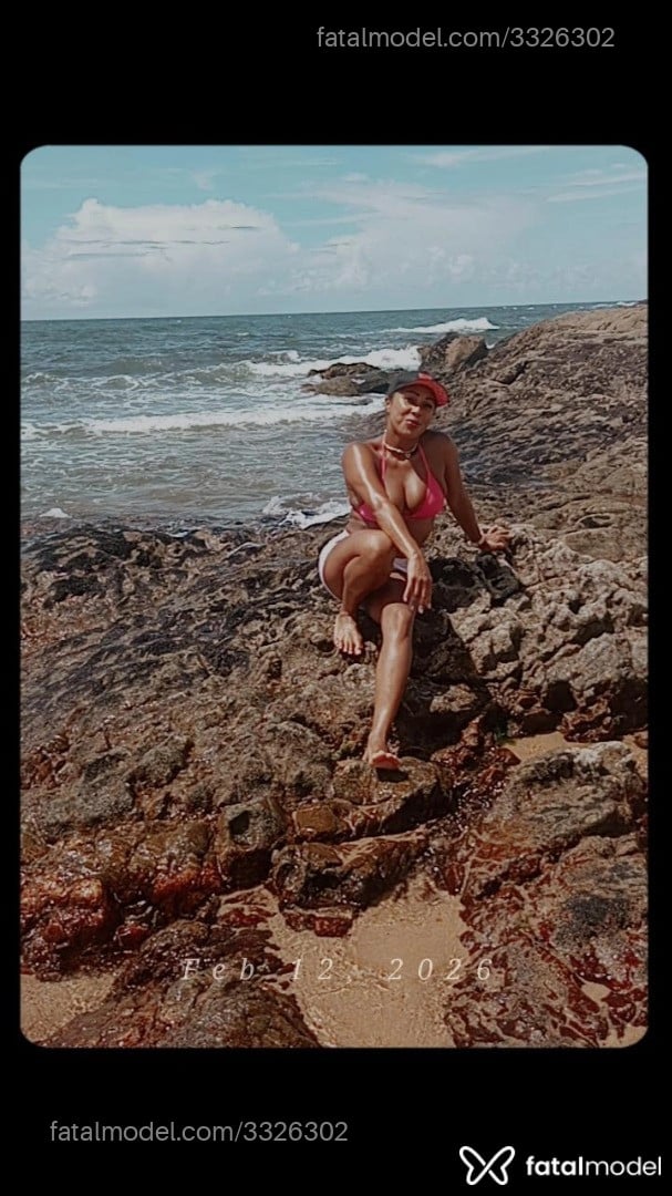 Acompanhante mulher morena (o) de olhos castanhos - Paola