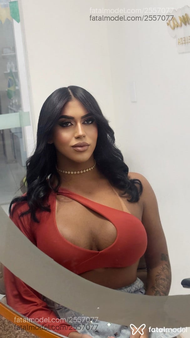 Acompanhante mulher trans morena (o) de olhos castanhos em Virtual Acompanhante mulher trans morena (o) de olhos castanhos em Virtual - Laura Sophia