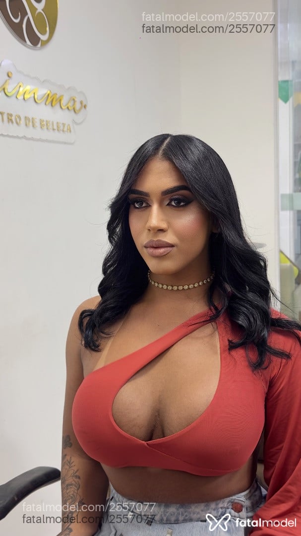 Acompanhante mulher trans morena (o) de olhos castanhos em Virtual Acompanhante mulher trans morena (o) de olhos castanhos em Virtual - Laura Sophia