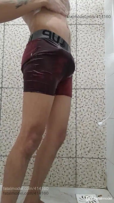 Acompanhante homem com cabelo castanho de olhos castanhos em Araxá - Apolo