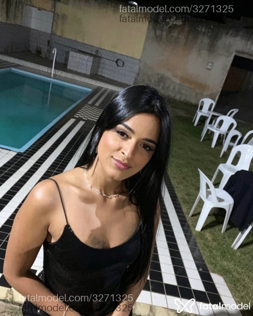 Acompanhante mulher morena (o) de olhos pretos em Teófilo Otoni - Mia
