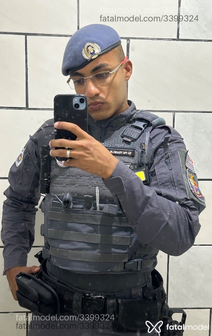 Acompanhante homem com cabelo castanho de olhos pretos em Itaquaquecetuba - Gabriel