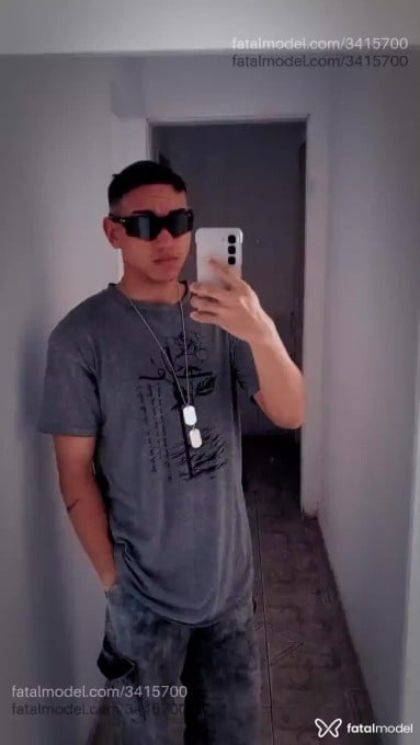 Acompanhante homem com cabelo castanho de olhos castanhos em Brasília - André Luiz