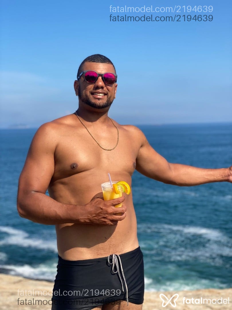 Acompanhante homem morena (o) de olhos castanhos em Saquarema - Maike