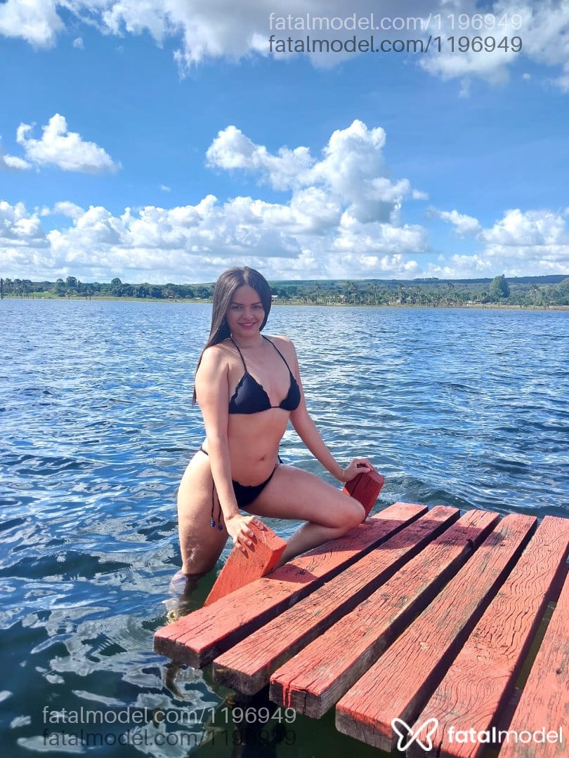 Acompanhante mulher loira (o) de olhos azuis em Virtual - YSA MODELLO