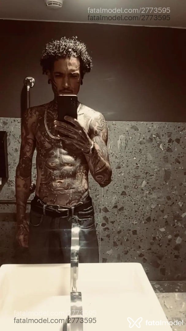 Acompanhante homem morena (o) de olhos mel em Brasília - Anthony