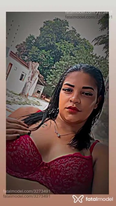 Acompanhante mulher com cabelo castanho de olhos castanhos - Luluzinha