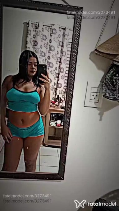 Acompanhante mulher com cabelo castanho de olhos castanhos - Luluzinha