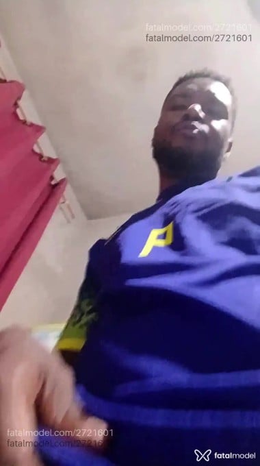 Acompanhante homem morena (o) de olhos castanhos em Guarujá - Magnus