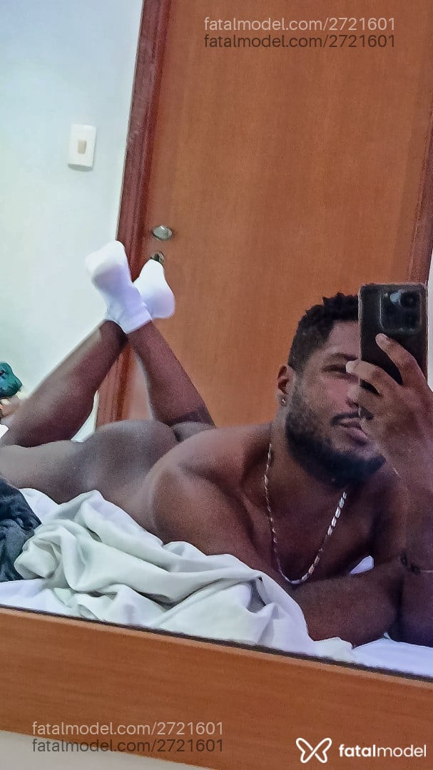 Acompanhante homem morena (o) de olhos castanhos em Guarujá - Magnus