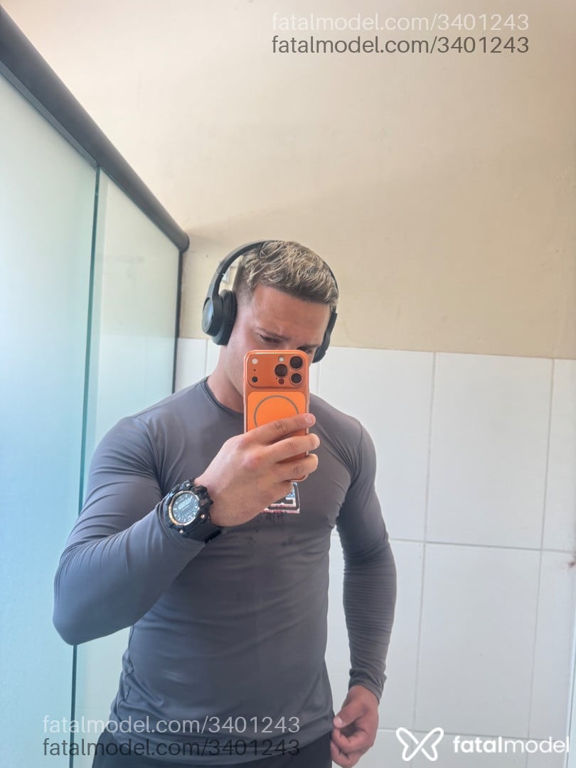 Acompanhante homem com cabelo colorido de olhos castanhos em Presidente Prudente - Hugo Santos