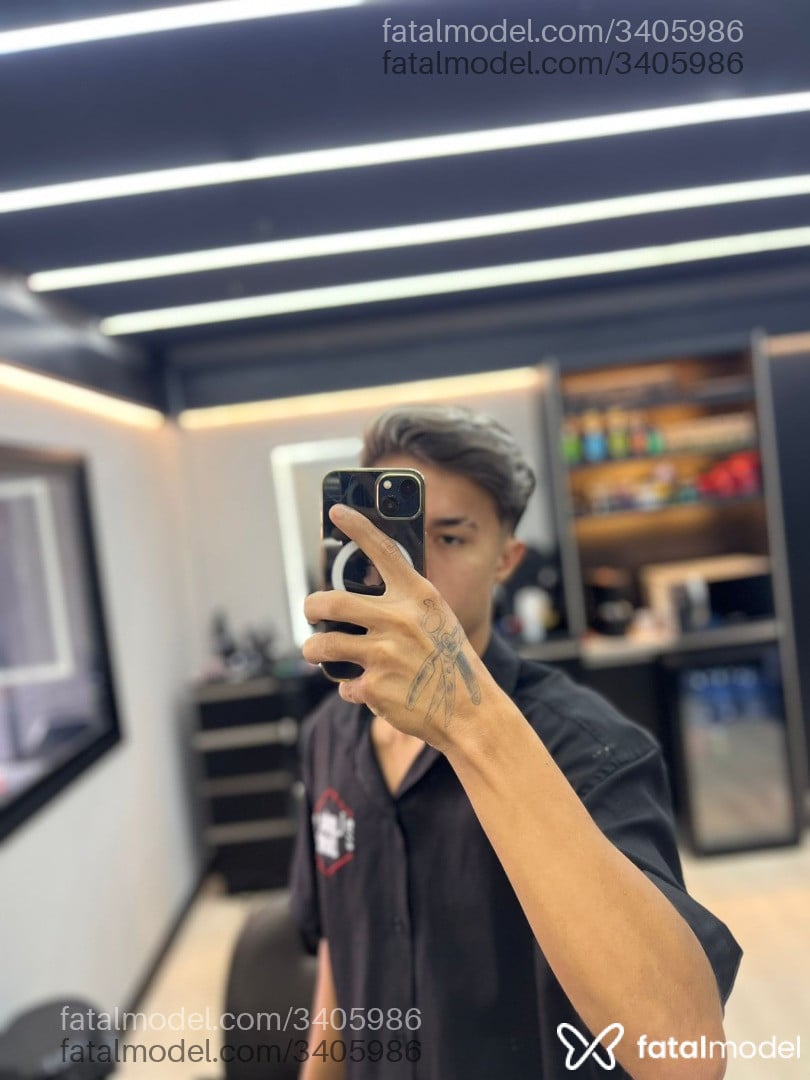 Acompanhante homem com cabelo castanho de olhos castanhos em Goiânia - Fernandes