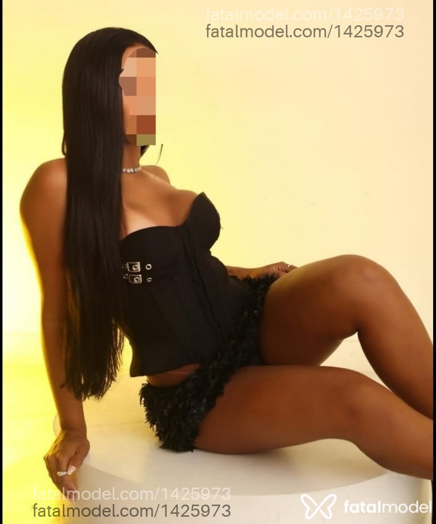Acompanhante mulher morena (o) de olhos castanhos em Rio de Janeiro - Mel