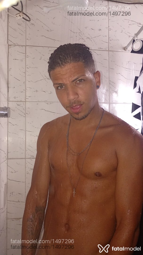 Acompanhante homem com cabelo castanho de olhos verdes em Virtual - Loiropivete