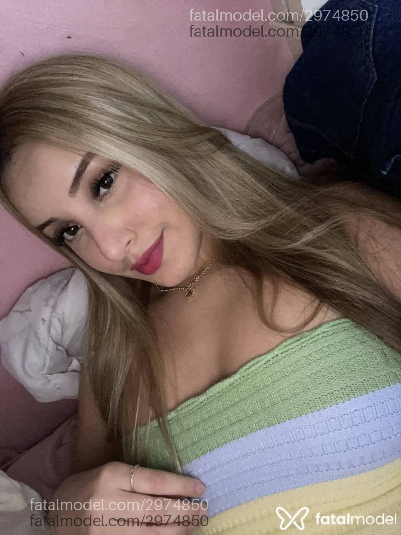 Acompanhante mulher loira (o) de olhos castanhos em Pontes e Lacerda - Livia Fonseca