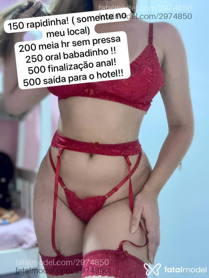 Acompanhante mulher loira (o) de olhos castanhos - Livia Fonseca
