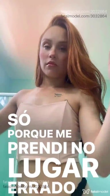 Acompanhante mulher ruiva (o) de olhos castanhos - Oliveira