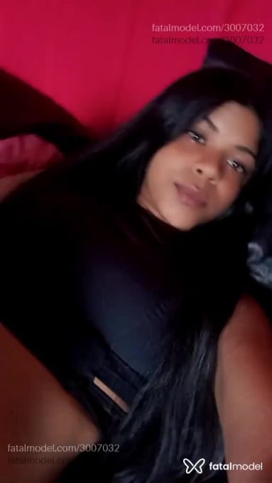 Acompanhante mulher morena (o) de olhos pretos - Larissa Acompanhante mulher morena (o) de olhos pretos - Larissa