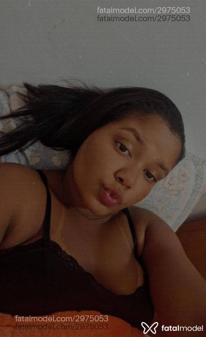 Acompanhante mulher morena (o) de olhos pretos - Lola Reis