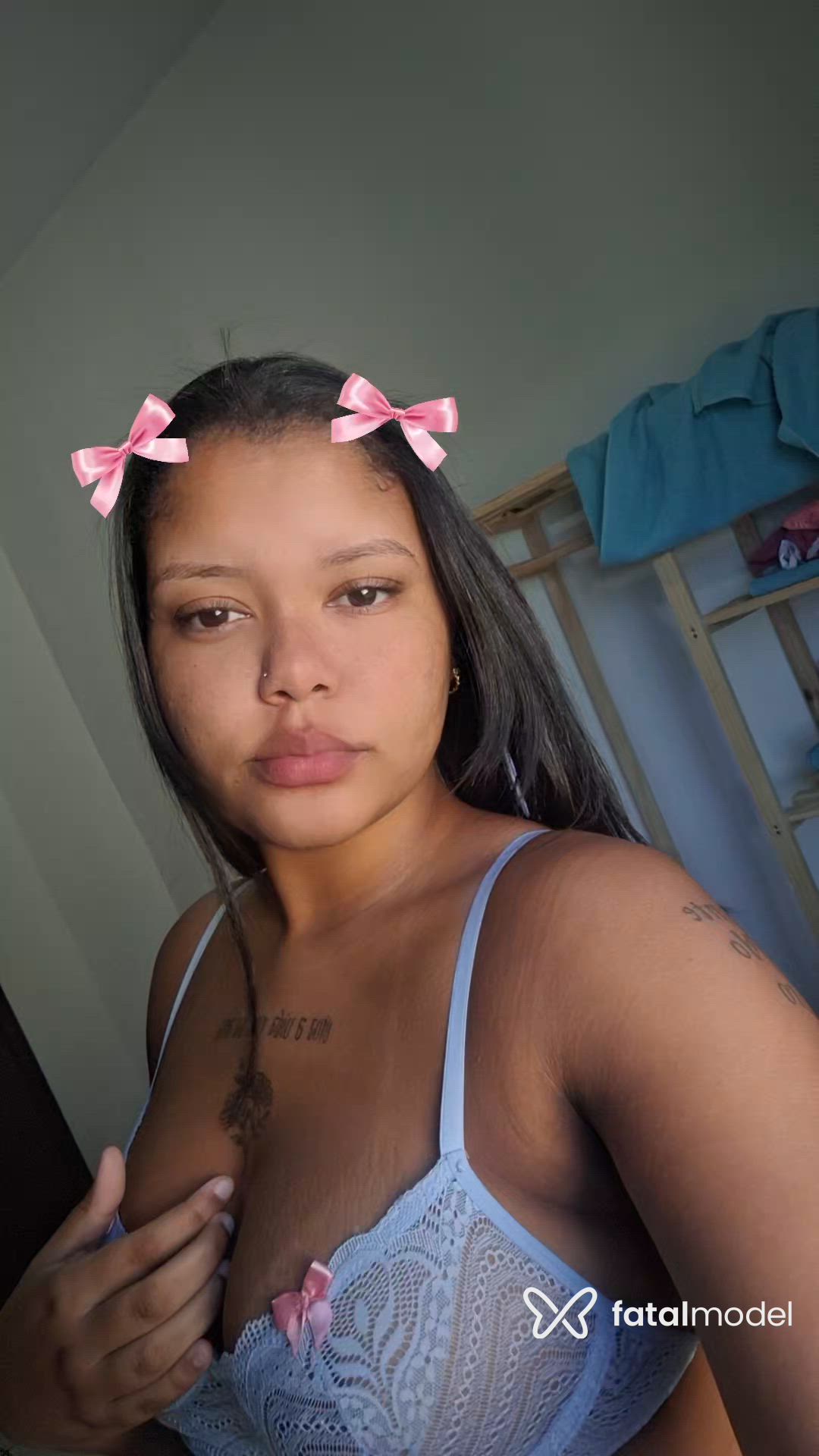 Acompanhante mulher morena (o) de olhos pretos - Lola Reis