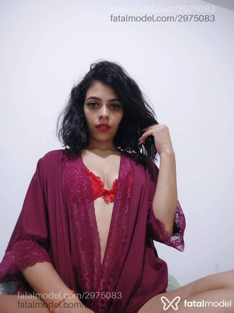 Acompanhante mulher morena (o) de olhos castanhos - Isabella