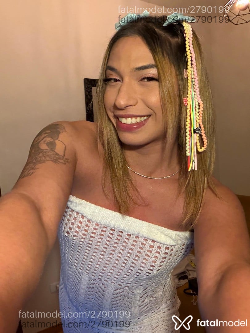 Acompanhante mulher trans loira (o) de olhos mel - Melissa Acompanhante mulher trans loira (o) de olhos mel - Melissa
