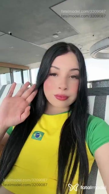 Acompanhante mulher morena (o) de olhos mel em São Paulo - Angel