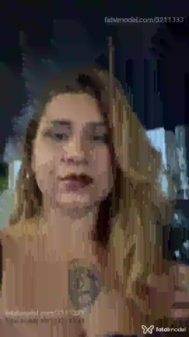 Acompanhante mulher loira (o) de olhos castanhos - Sasha Carmilla
