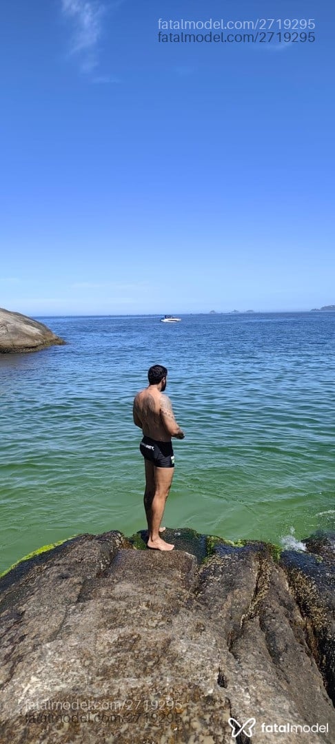 Acompanhante homem morena (o) de olhos castanhos em Rio de Janeiro - Turco