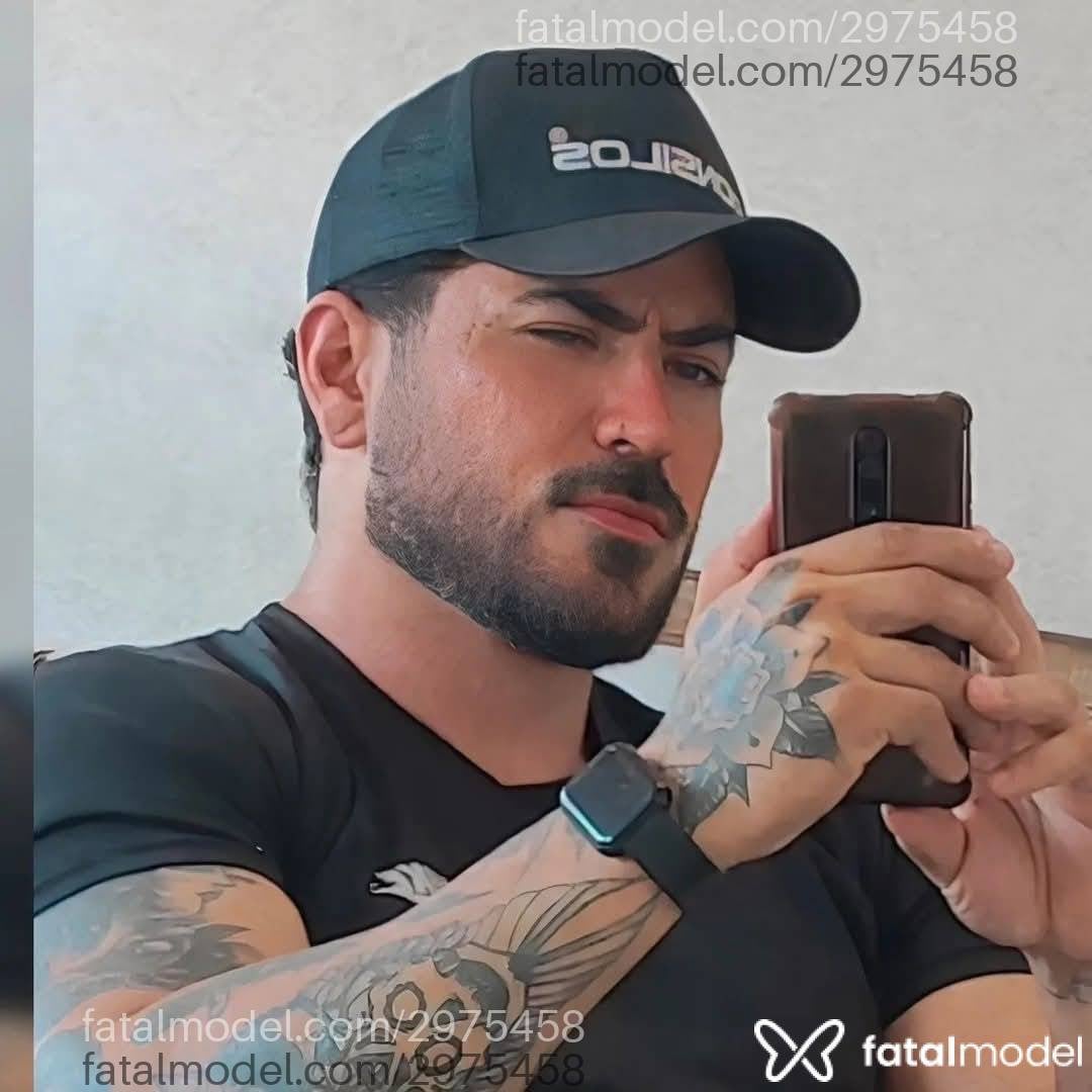 Acompanhante homem morena (o) de olhos castanhos - Lobatto Acompanhante homem morena (o) de olhos castanhos - Lobatto