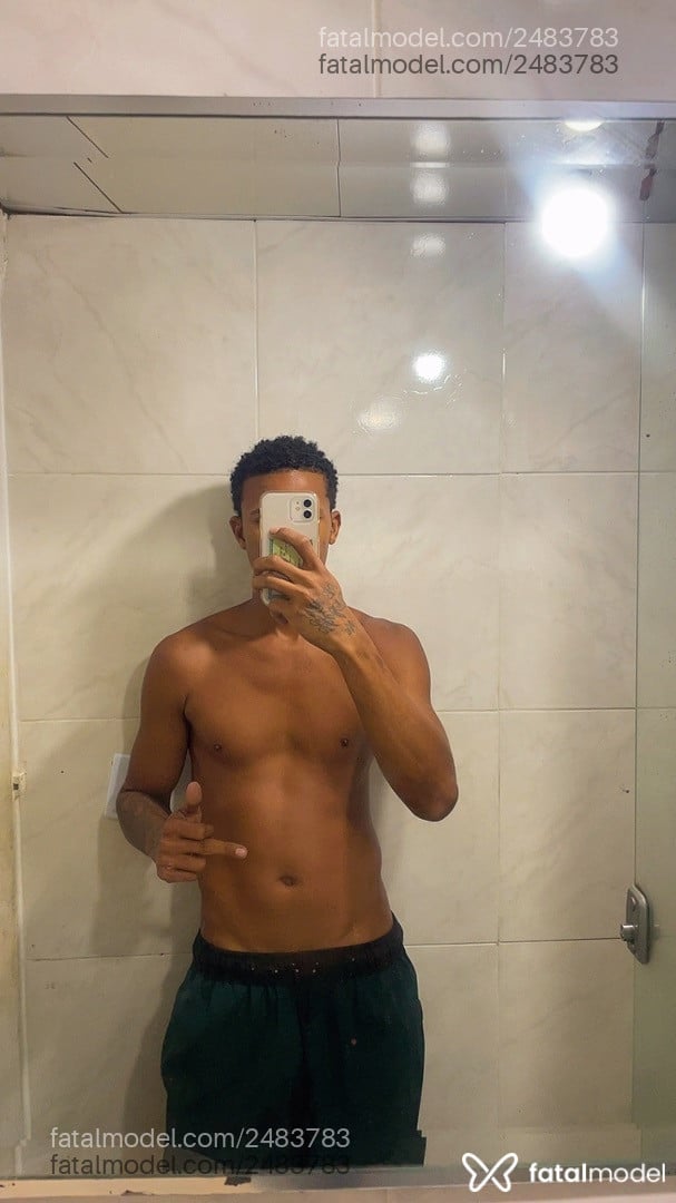 Acompanhante homem morena (o) de olhos castanhos - Baiano Acompanhante homem morena (o) de olhos castanhos - Baiano