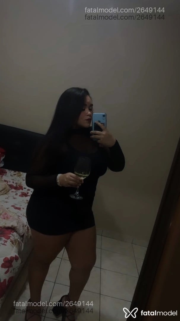 Acompanhante mulher com cabelo castanho de olhos castanhos - Eveee