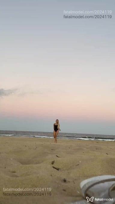 Acompanhante mulher loira (o) de olhos castanhos em Balneário Camboriú Acompanhante mulher loira (o) de olhos castanhos em Balneário Camboriú - Anna