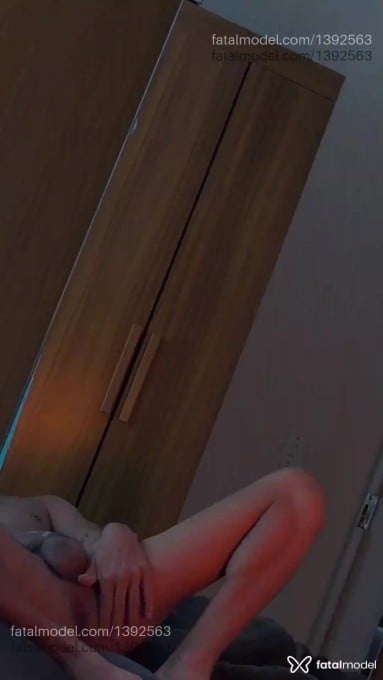 Acompanhante homem com cabelo castanho de olhos castanhos - Passdot