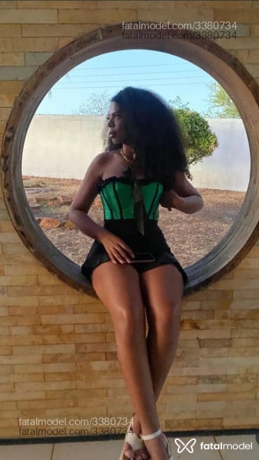 Acompanhante mulher com cabelo castanho de olhos castanhos em Rio de Janeiro - Urd