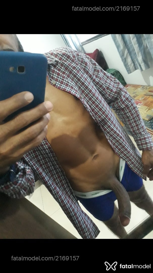 Acompanhante homem com cabelo castanho de olhos pretos em Aparecida de Goiânia Acompanhante homem com cabelo castanho de olhos pretos em Aparecida de Goiânia - Morenopauzudo