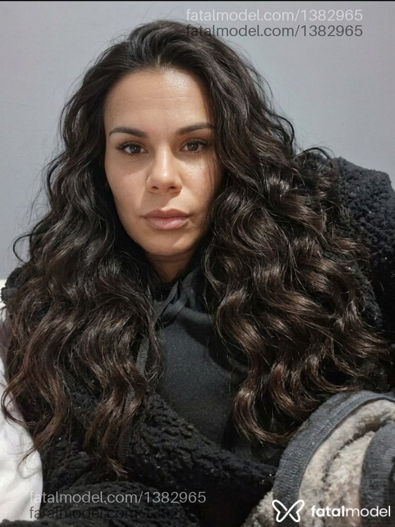 Acompanhante mulher trans com cabelo castanho de olhos castanhos em Porto Alegre - Thais Souza