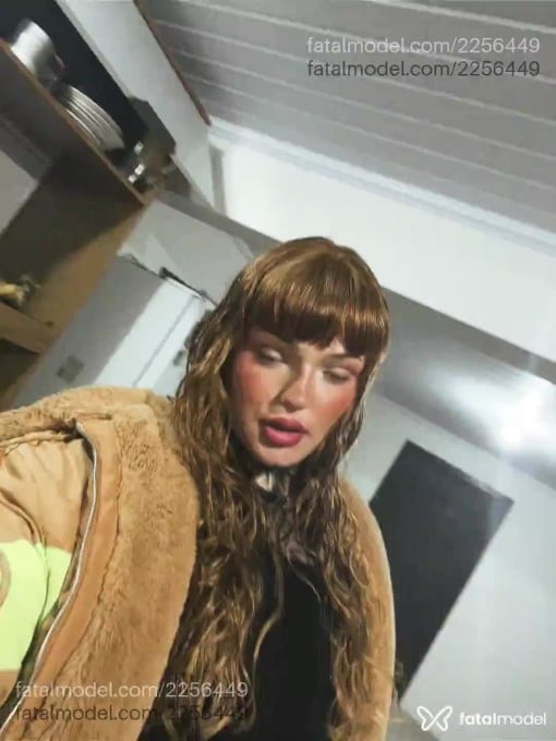 Acompanhante mulher trans ruiva (o) de olhos mel em Criciúma - Rubby