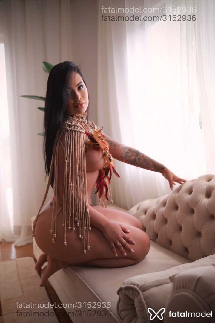 Acompanhante mulher morena (o) de olhos pretos em Brasília - Juliana